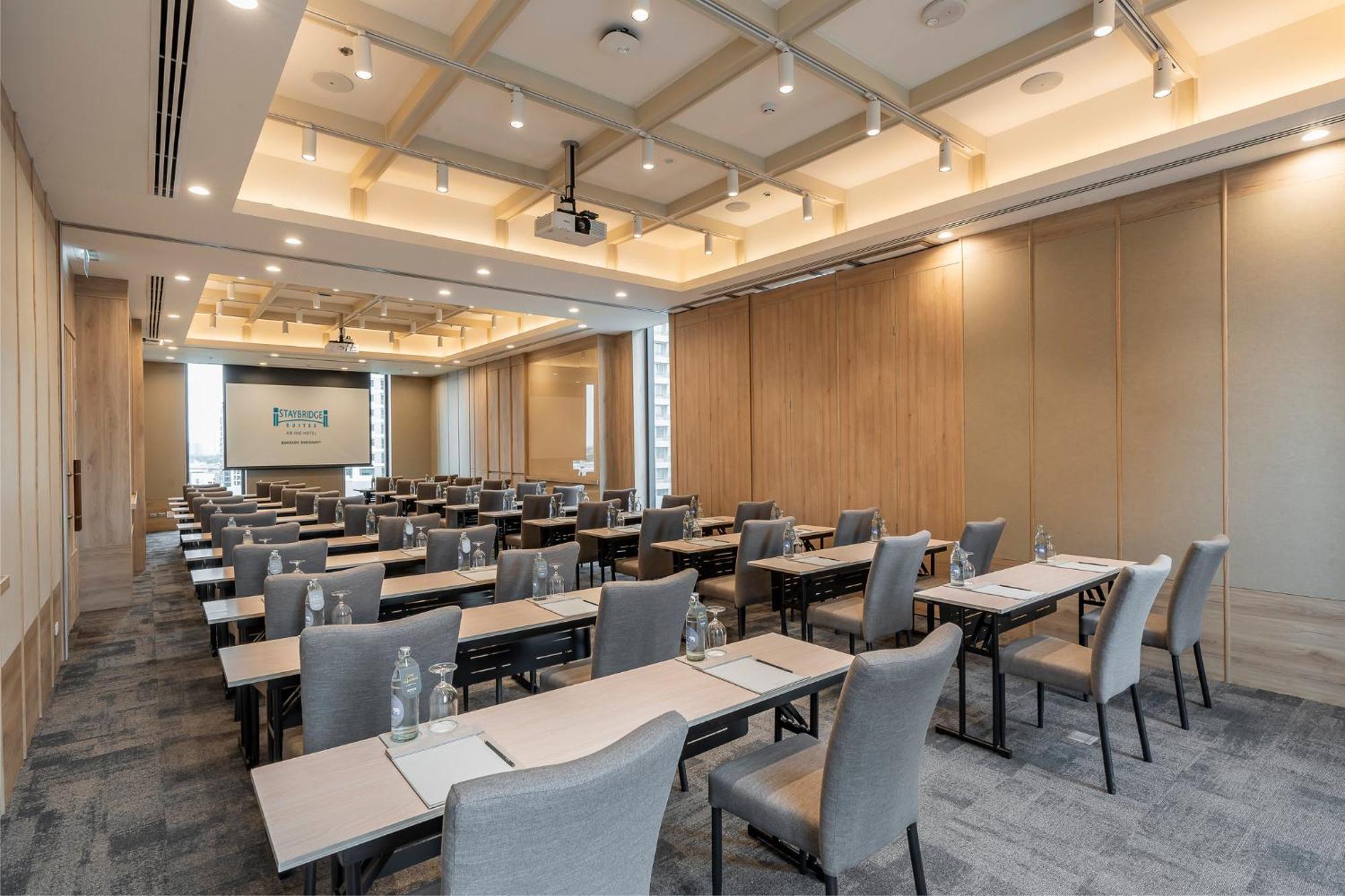 Staybridge Suites Bangkok Sukhumvit By Ihg 외부 사진