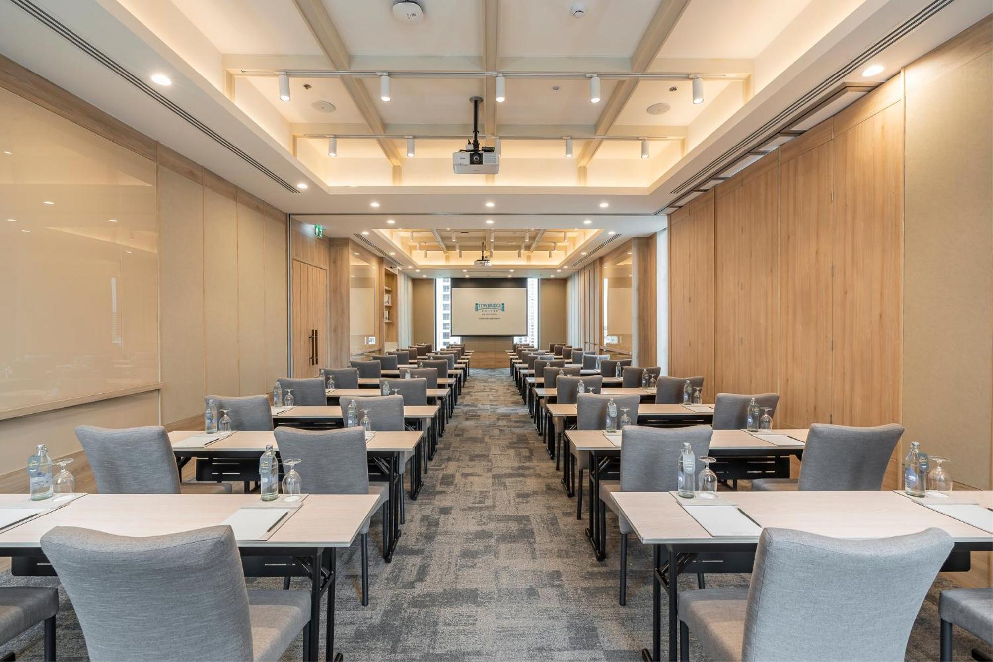 Staybridge Suites Bangkok Sukhumvit By Ihg 외부 사진